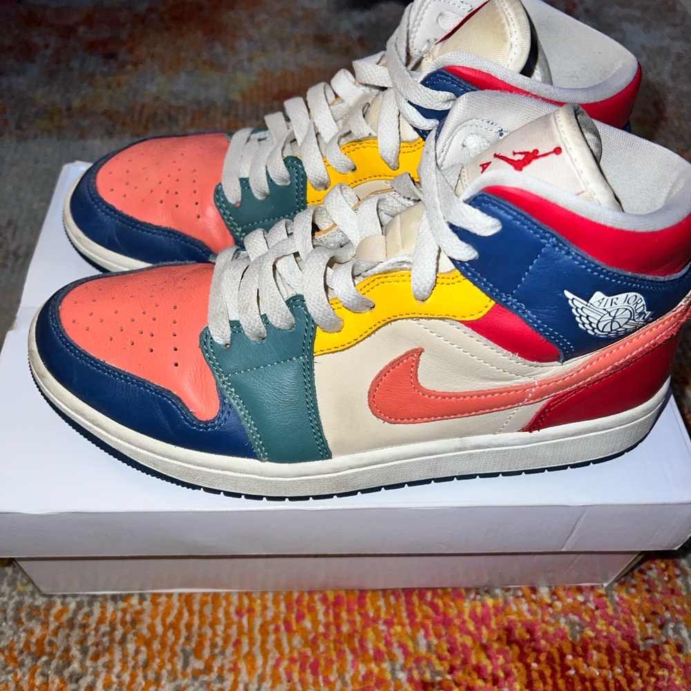 Wmns Air Jordan 1 Mid SE 'Multi-Color' (2022)